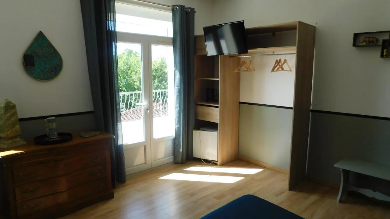 Relais De La Tour Bed & Breakfast Termes-d'Armagnac 0*,